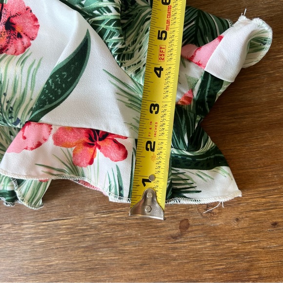 NWOT Nasty Gal Collection Keep a Cool Head Palm Romper Hawaiian Floral Size 2 - Picture 13 of 13